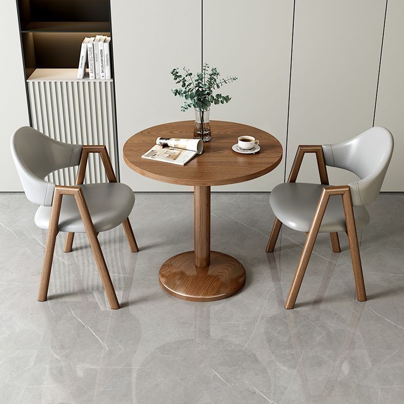 Комплект мебели: круглый стол и два стула в скандинавском стиле