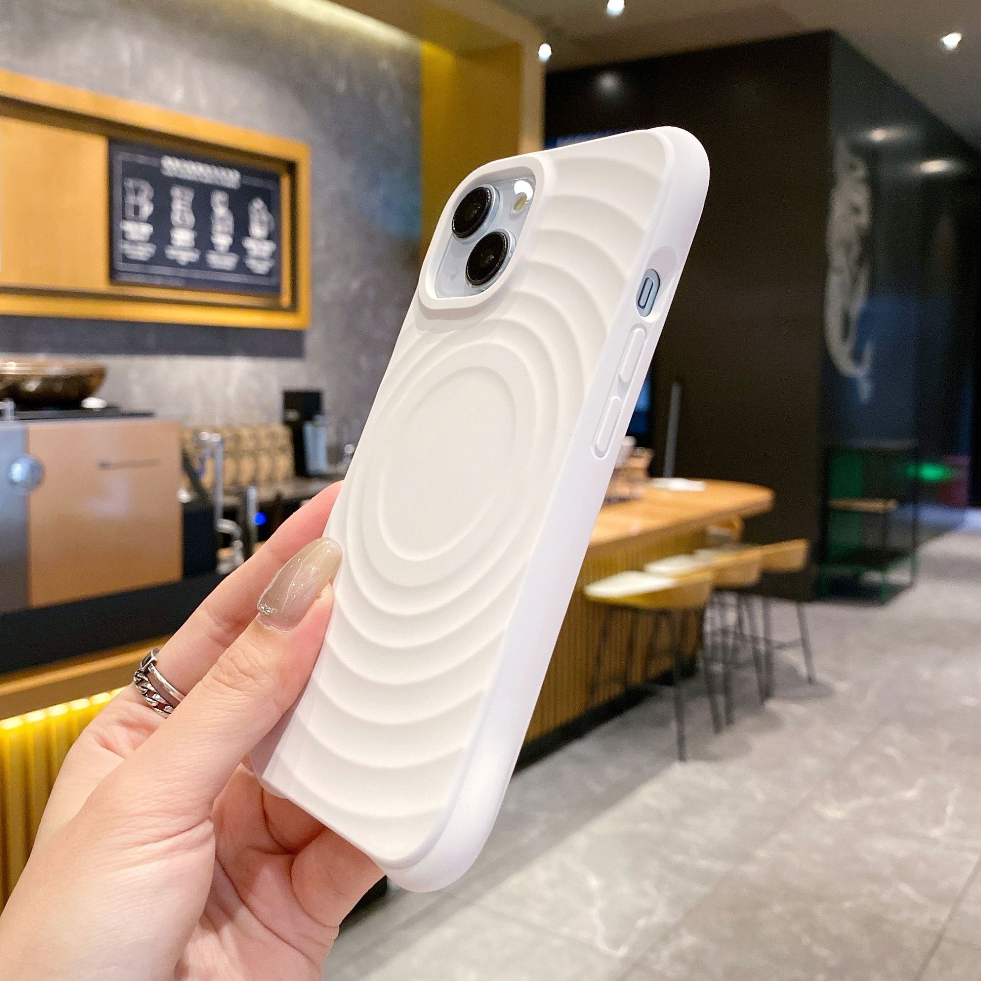 Apple 15 is suitable for iPhone 16 Pro with a liquid silicone phone protective case and 3D 3D creative design