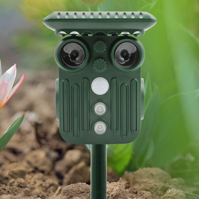 New Solar Animal Destroyer Charging Drive Cat Drive Dog Drive Infrared Solar Animal Destroyer in Stock