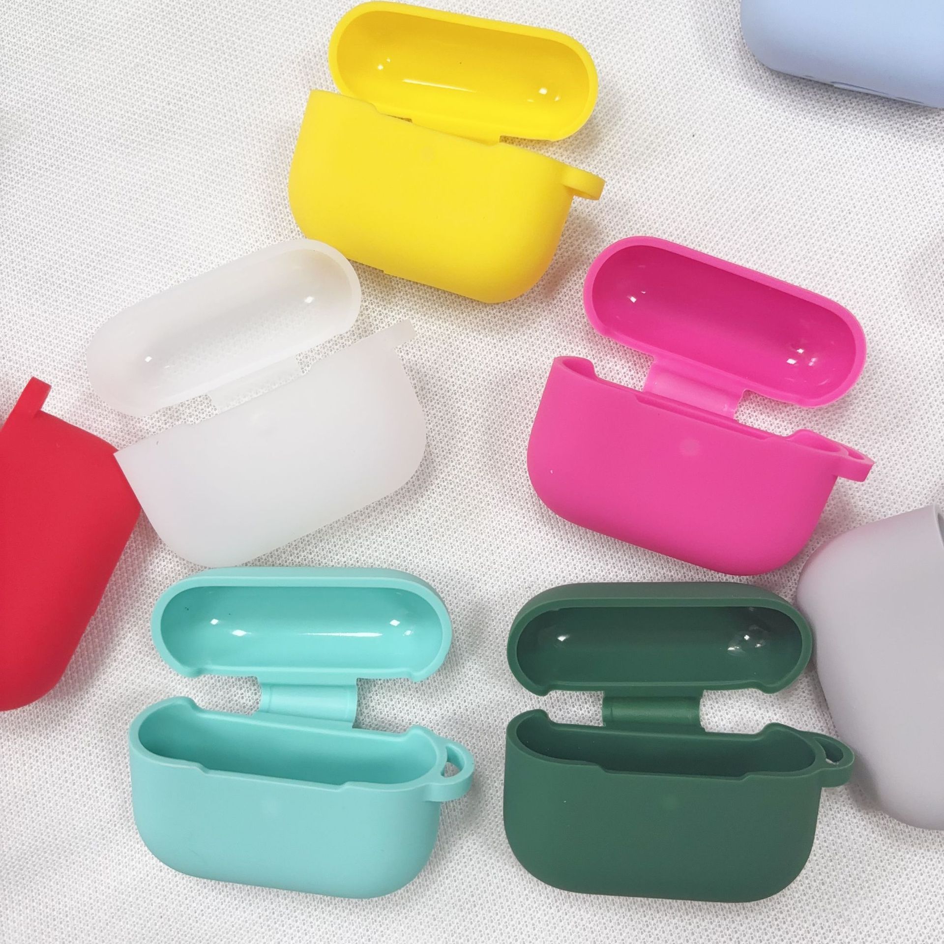 适用2025款苹果Airpodspro3耳机壳连体纯色厚款硅胶蓝牙耳机套