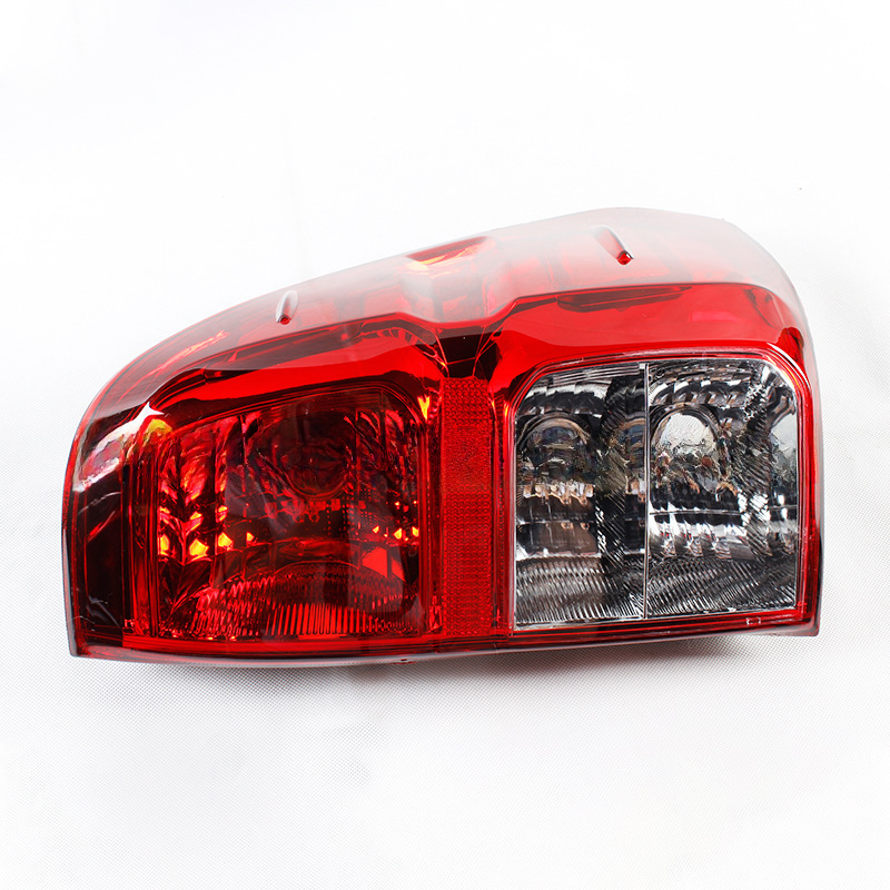 Применимо к Toyota Hilux 15 Revo правый привод хвостовой светильник Picca Modified Hylax Car Tail Lights