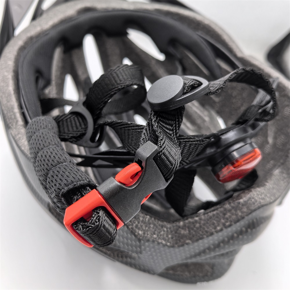 YUMAJ Allroad Sports, Leisure, Commuting, Multi functional Highway, Mountain Bike Riding, Taillight Helmet