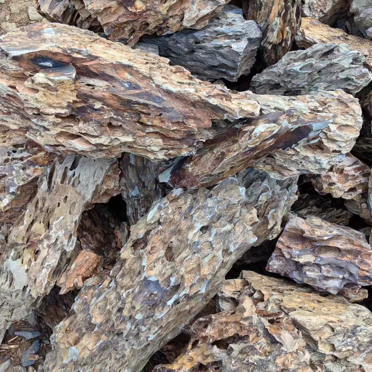Сосновая камень рыбака ландшафтная каменная фальшивая гора Камень вода Танка Аккал Декоративный Ландшафт Горный камень Камень бонсай Каменный ландшафтный ландшафтный дизайн сосны