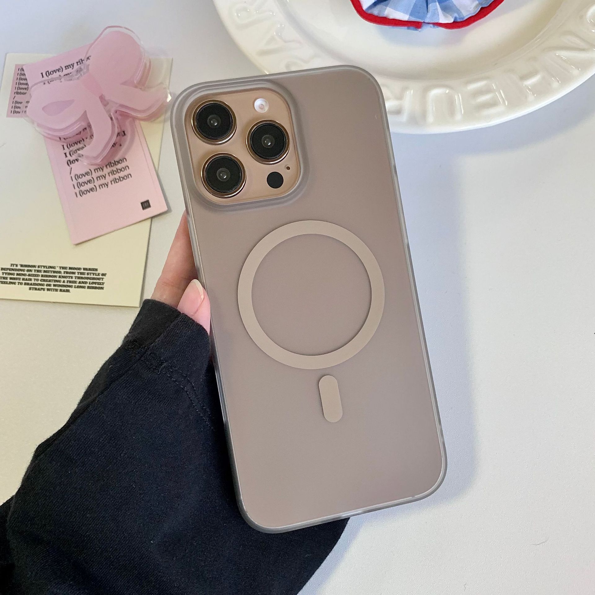 超薄冰雾适用苹果17肤感磁吸手机壳iPhone16promax磨砂防摔保护套