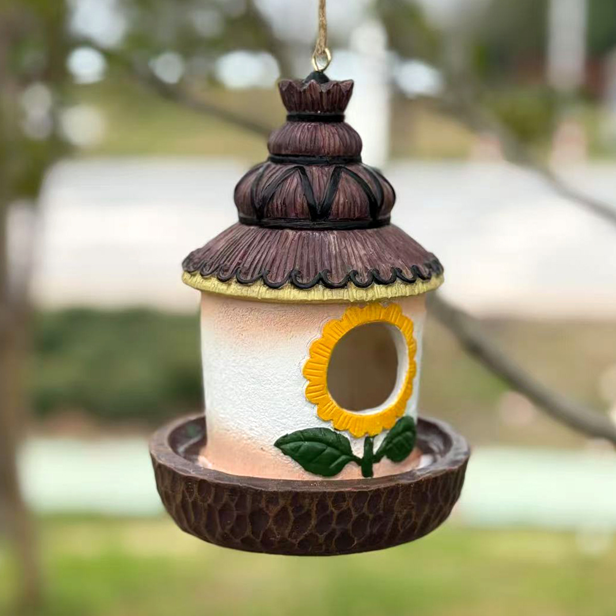 Cross border resin hummingbird house decoration garden courtyard haystack bird house resin handicrafts ornaments natural bird nest feeding