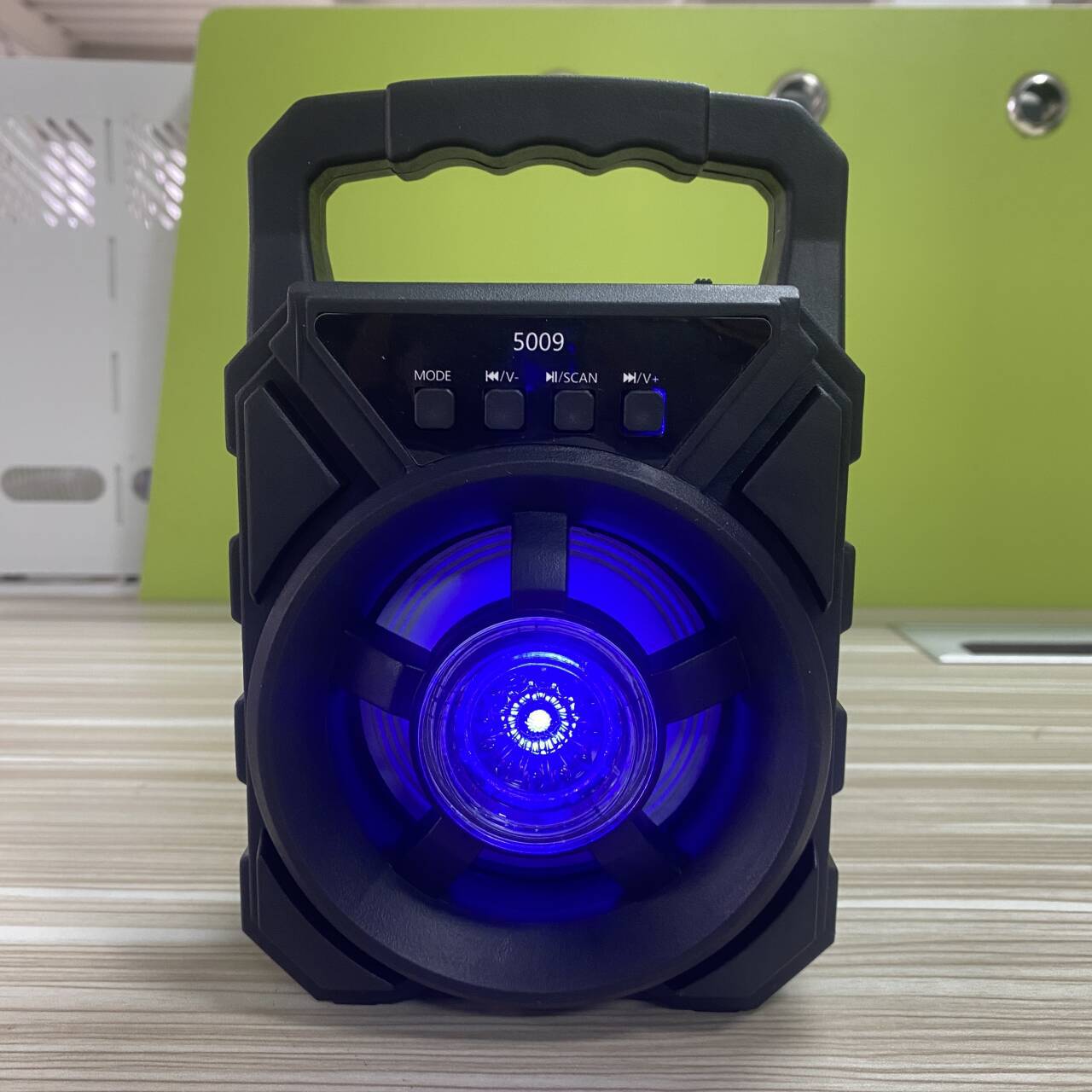 Портативная Bluetooth колонка модель 5009 (3 дюйма)