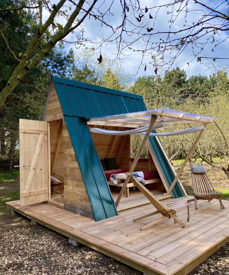 Internet famous scenic spots, farmhouses, homestays, wooden houses, mobile villas, outdoor children's anti-corrosion cabins, triangular treehouses