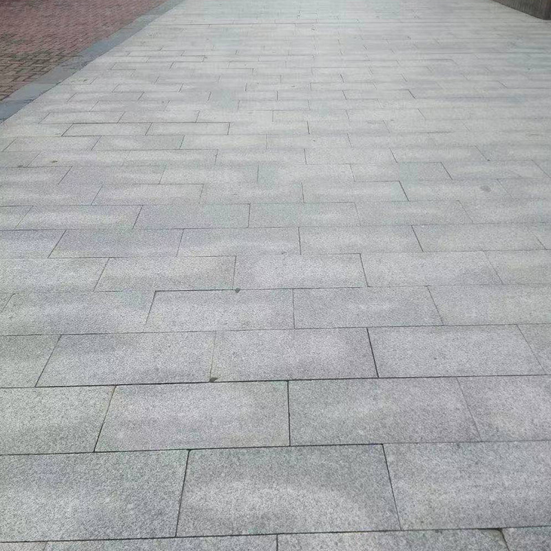 Бордюр гранитный из зеленого серого камня Gofu Stone
