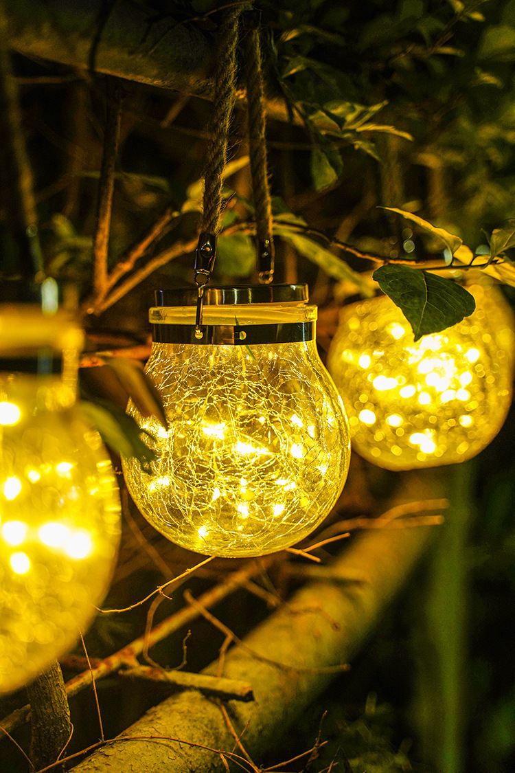 Solar powered cracked lights, outdoor courtyard gardens, internet famous small courtyard landscaping, balcony atmosphere decoration, hanging tree lights