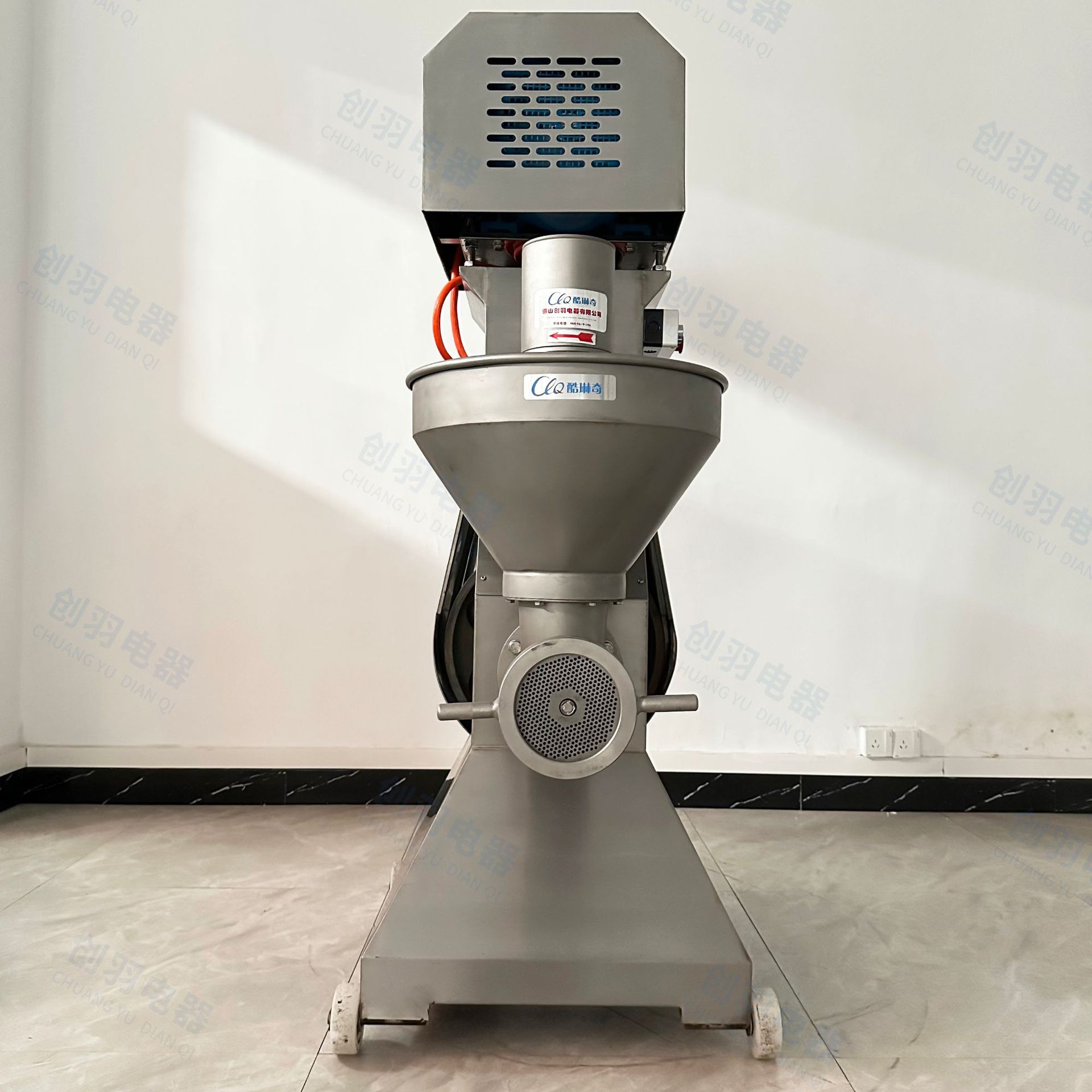 *Chicken rack bone grinder, large 1.5-ton multifunctional industrial meat grinder, frozen chicken breast and pork grinder