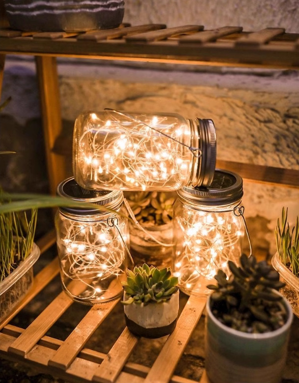 Solar powered cracked lights, outdoor courtyard gardens, internet famous small courtyard landscaping, balcony atmosphere decoration, hanging tree lights