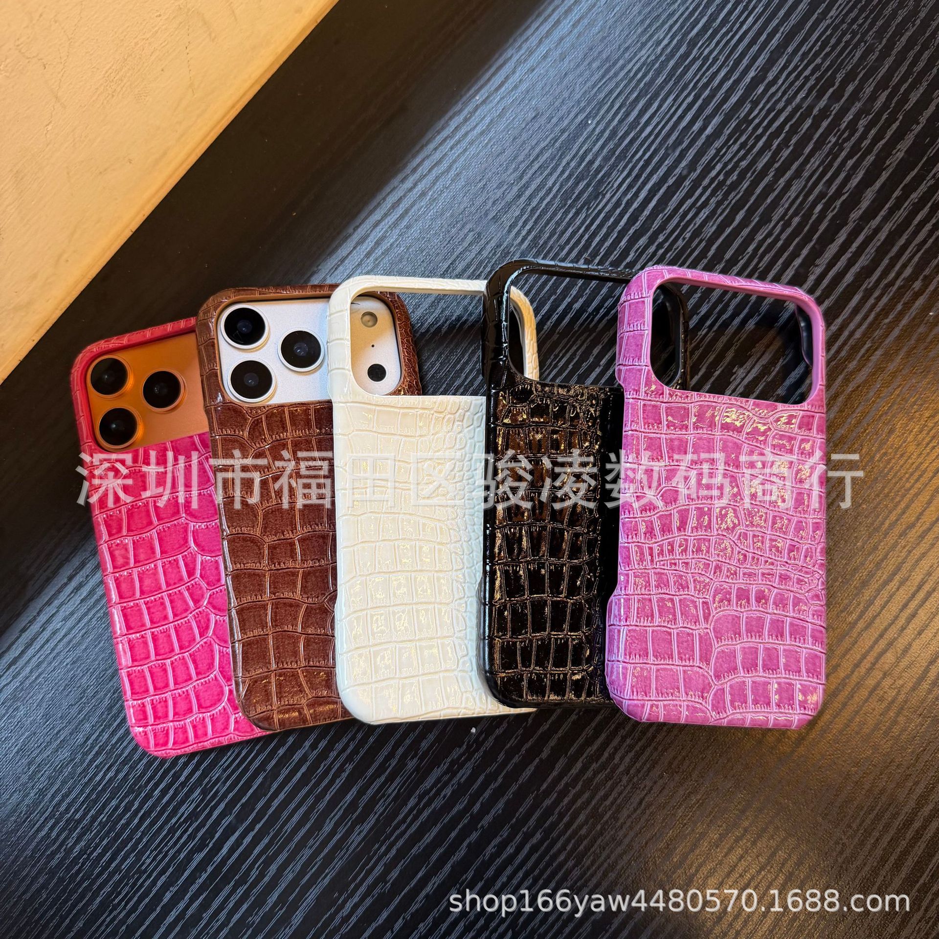 European and American crocodile skin pattern suitable for iPhone 17 phone case half pack 15 promax solid color 14 retro 13/12/16