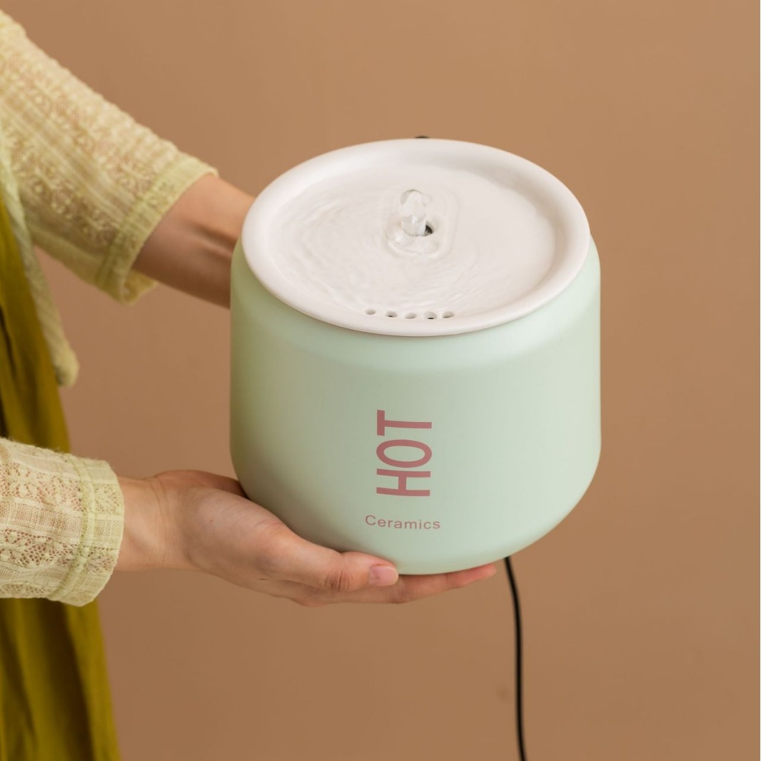 Кола Pet Water Dispenser Cat Water Dissenser Ceramic автоматический живой вода плагин с антиохлаждением проводной интеллектуальной кормушки для воды