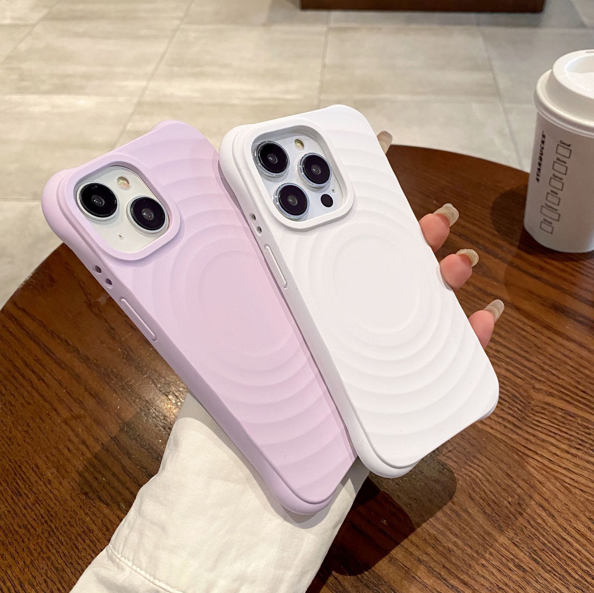 Apple 15 is suitable for iPhone 16 Pro with a liquid silicone phone protective case and 3D 3D creative design