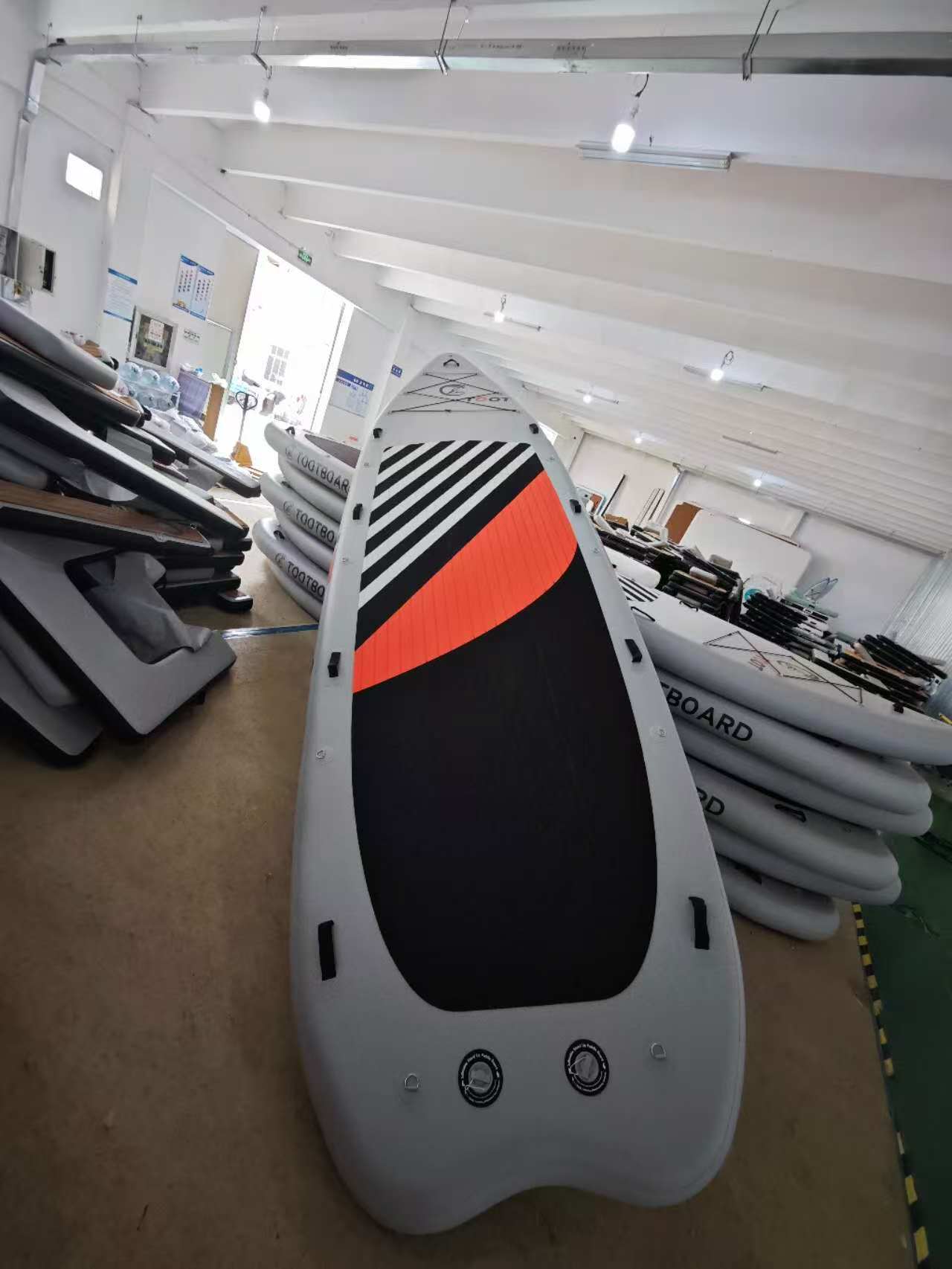 Inflatable 5.5-meter bus paddle board, standing multi person paddle board, popular PVC material inflatable paddle board in scenic spots