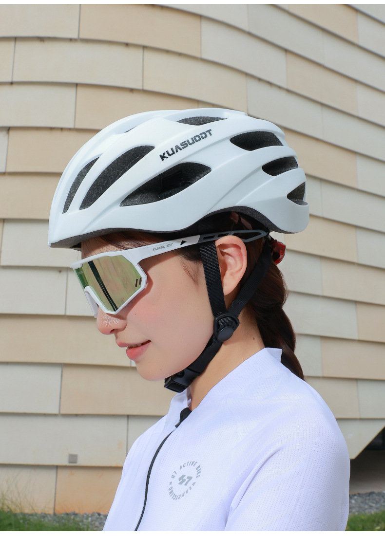 Bicycle Windbreak Helmet Riding Mountain Road Helmet Men's and Women's Safety Helmets Integrated Breathable Bicycle Outdoor Equipment