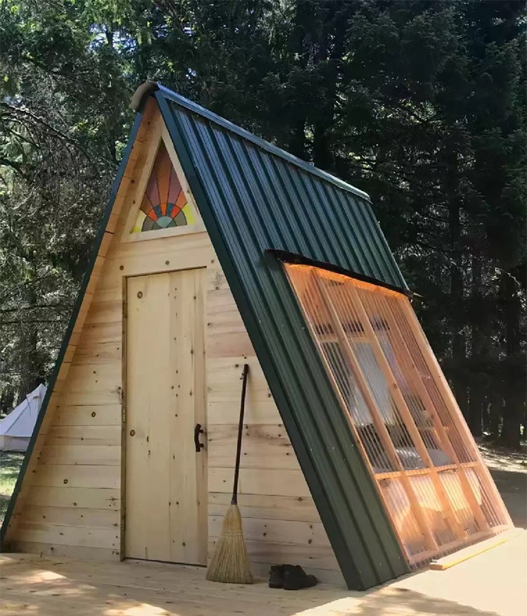 Internet famous scenic spots, farmhouses, homestays, wooden houses, mobile villas, outdoor children's anti-corrosion cabins, triangular treehouses
