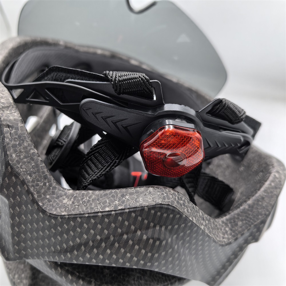 YUMAJ Allroad Sports, Leisure, Commuting, Multi functional Highway, Mountain Bike Riding, Taillight Helmet
