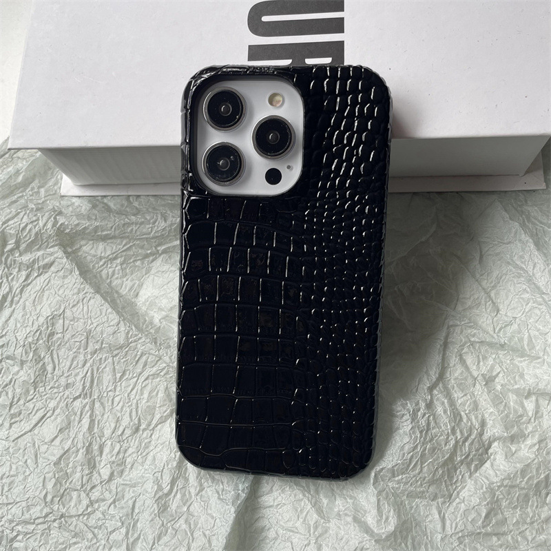 European and American crocodile skin pattern suitable for iPhone 17 phone case half pack 15 promax solid color 14 retro 13/12/16