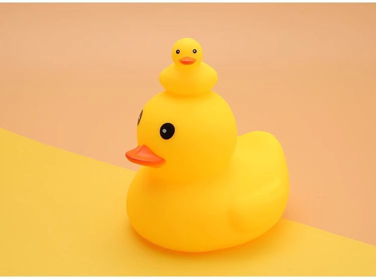 Baby bath toy, yellow duck, children's swimming pool, playing in the water, pinching, making noise, internet celebrity, little duck, boy and girl, baby