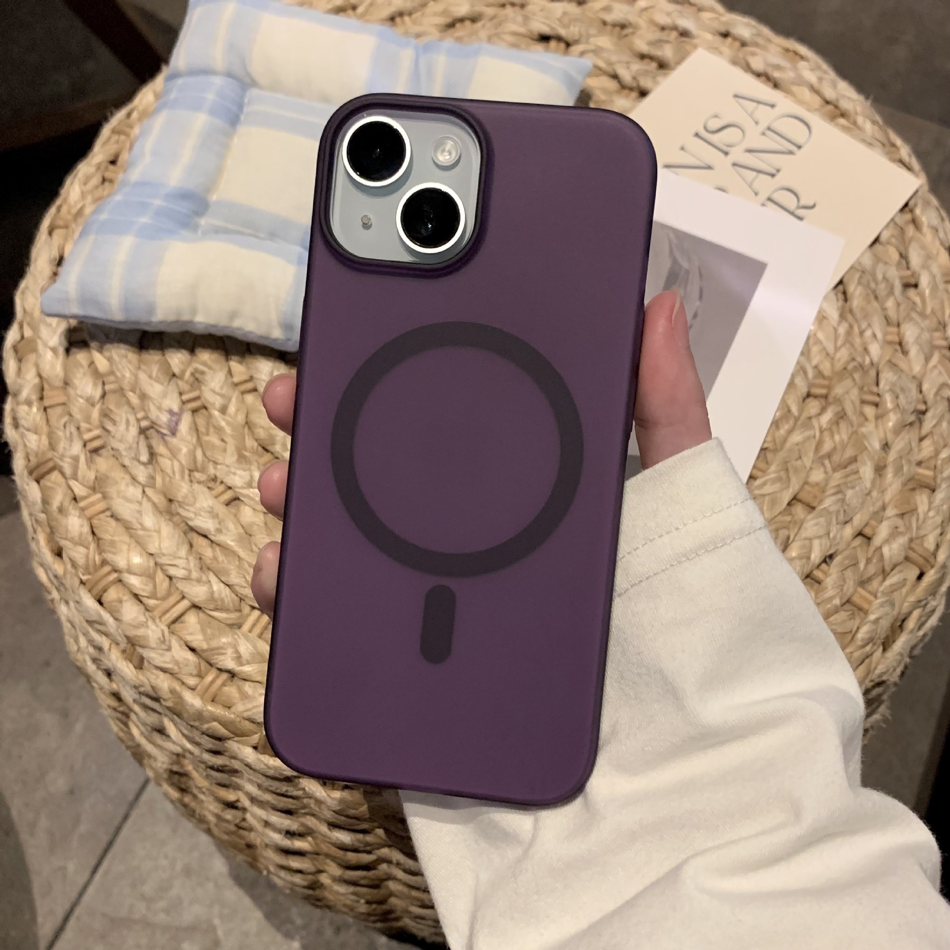超薄冰雾适用苹果17肤感磁吸手机壳iPhone16promax磨砂防摔保护套