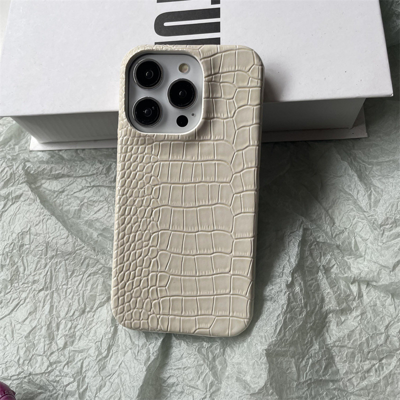 European and American crocodile skin pattern suitable for iPhone 17 phone case half pack 15 promax solid color 14 retro 13/12/16