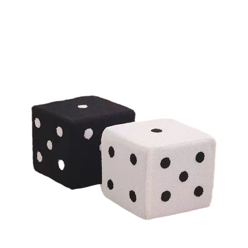 Пуф-табурет в форме игрального кубика Siete Stool от Binxin Jiapin
