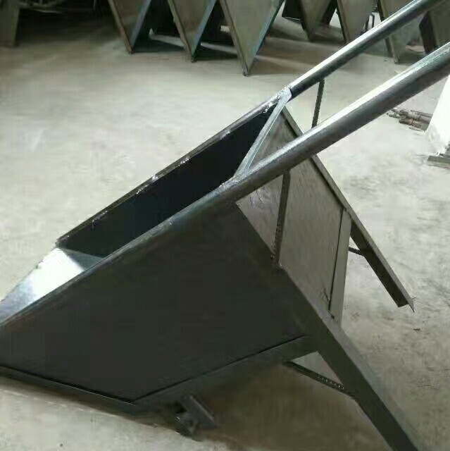 Multi functional thickened iron bucket cart, household agricultural handcart, construction site pointed bucket cart, unicycle driver, overturning bucket cart
