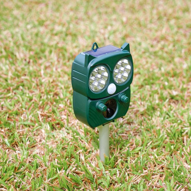 Outdoor waterproof solar ultrasonic drive for cats, dogs, birds, bats, snakes, yellow weasels, wild boars, animal farms, and other animals