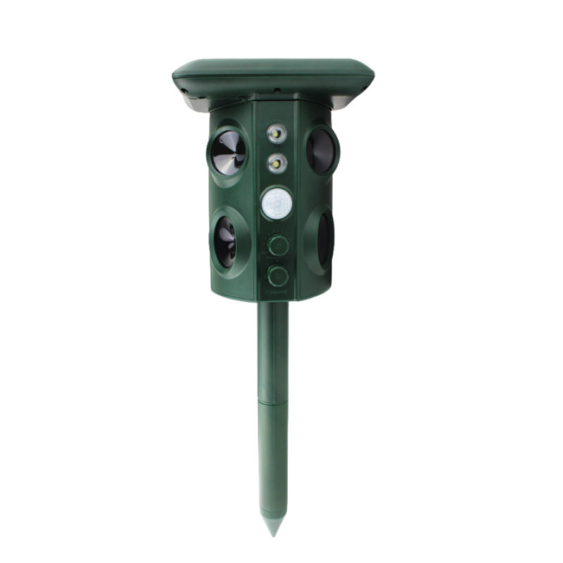 Cross border outdoor solar animal repellent, new ultrasonic vibration intelligent snake, mouse and bird repellent in stock