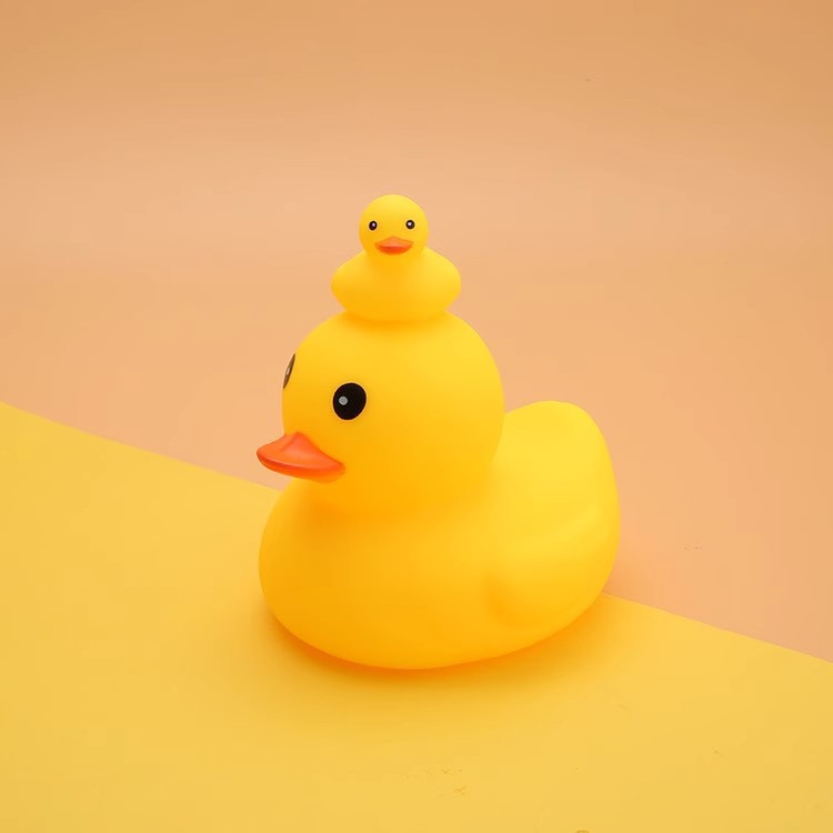Baby bath toy, yellow duck, children's swimming pool, playing in the water, pinching, making noise, internet celebrity, little duck, boy and girl, baby
