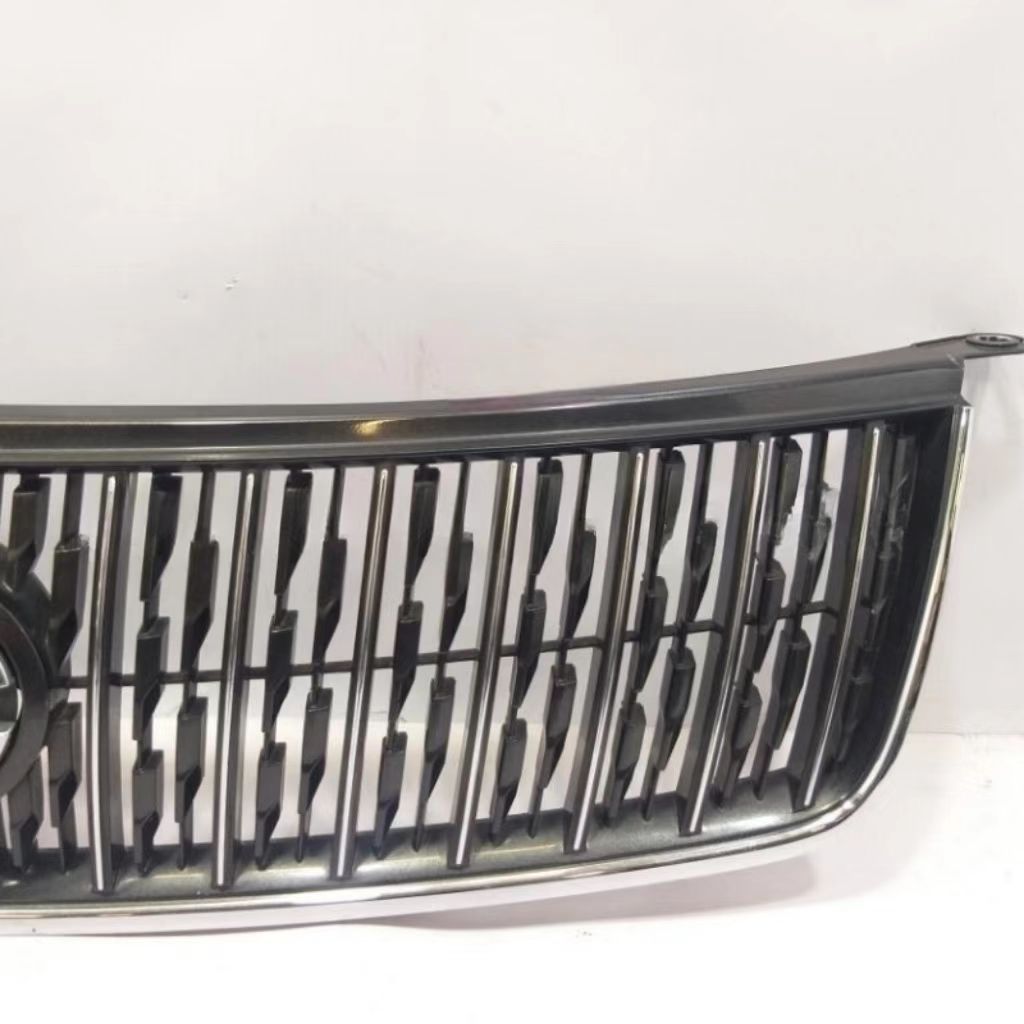 Подходит для решетки радиатора Corolla AXIO/FIEDER 2006-2008 гг. без логотипа.
