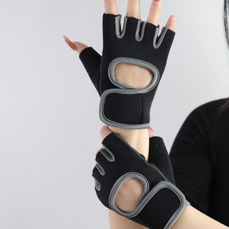 Half finger sports gloves, weightlifting and fitness gloves, outdoor sports cycling, breathable and shock-absorbing riding gloves