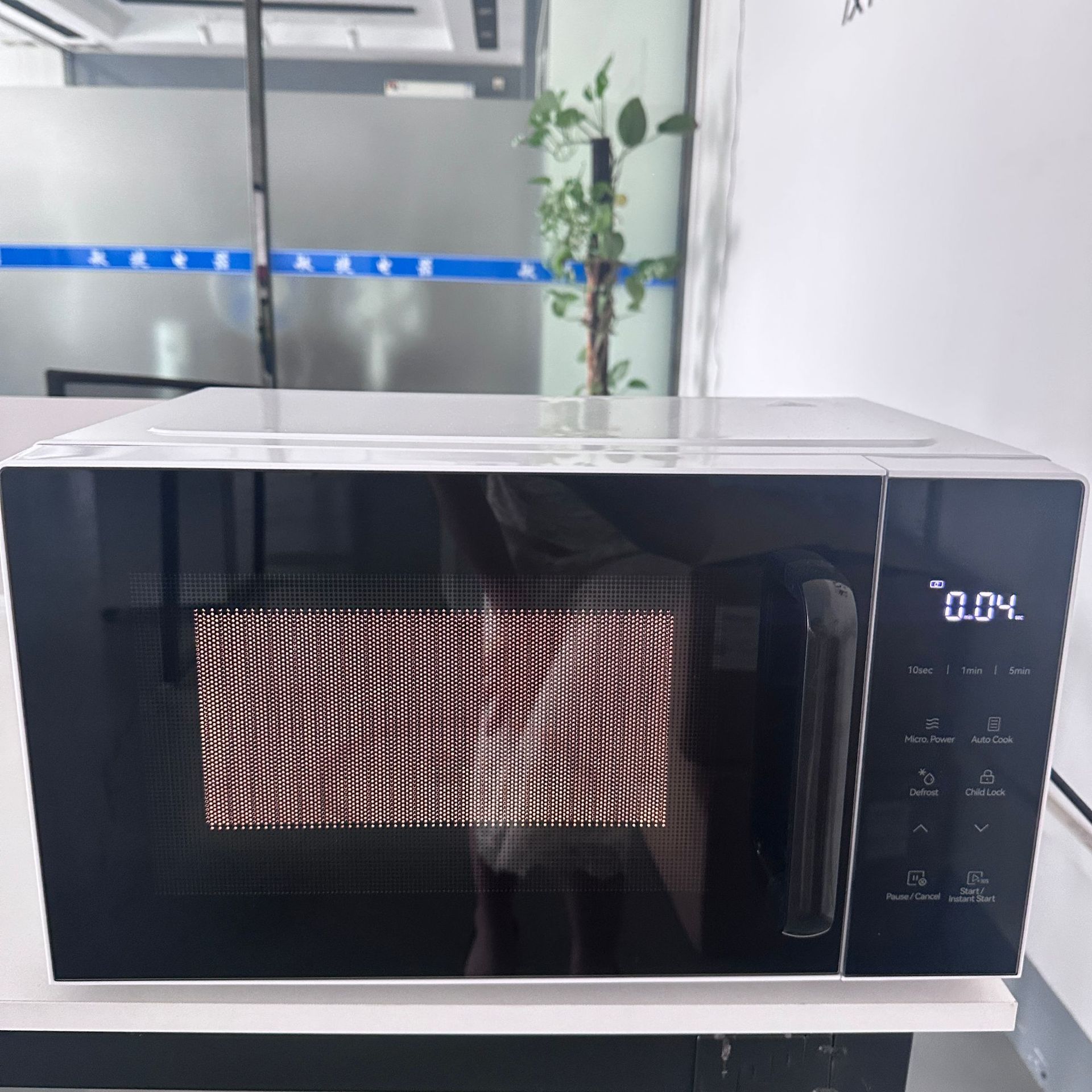 Микроволновая печь Vitaps сенсорная с зеркальной панелью