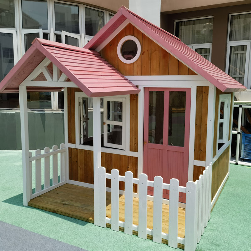 Factory direct sales wooden house, children's outdoor game house, small wooden house, tree house, rain and sun protection, amusement park, children's game room