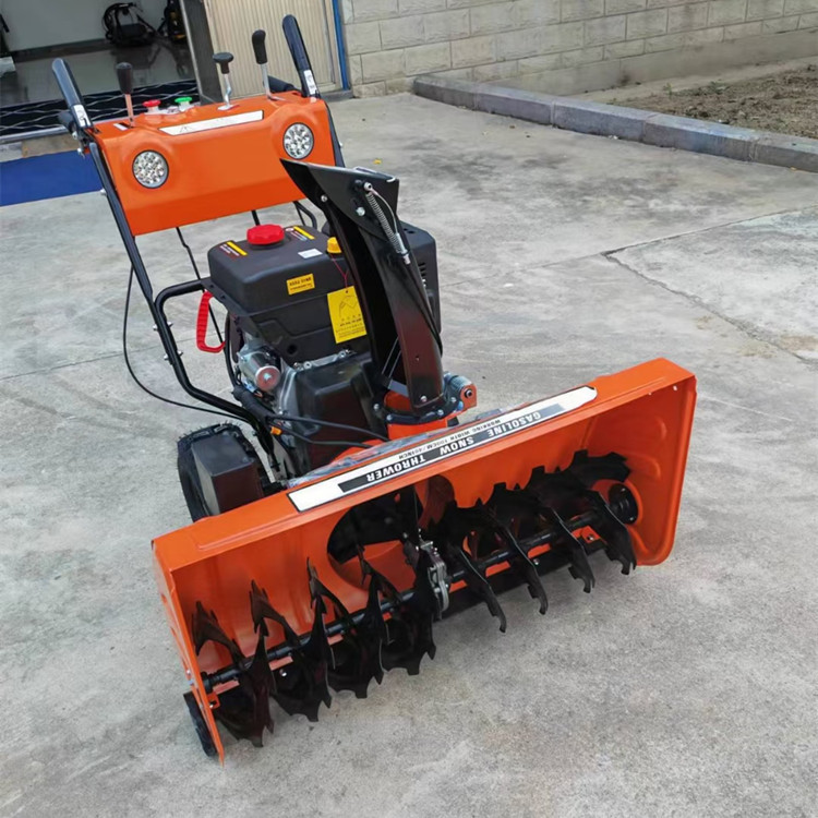 6.5 horsepower gasoline 1-meter wide snow blower, spiral small snow sweeper, snow blower in Jilin region