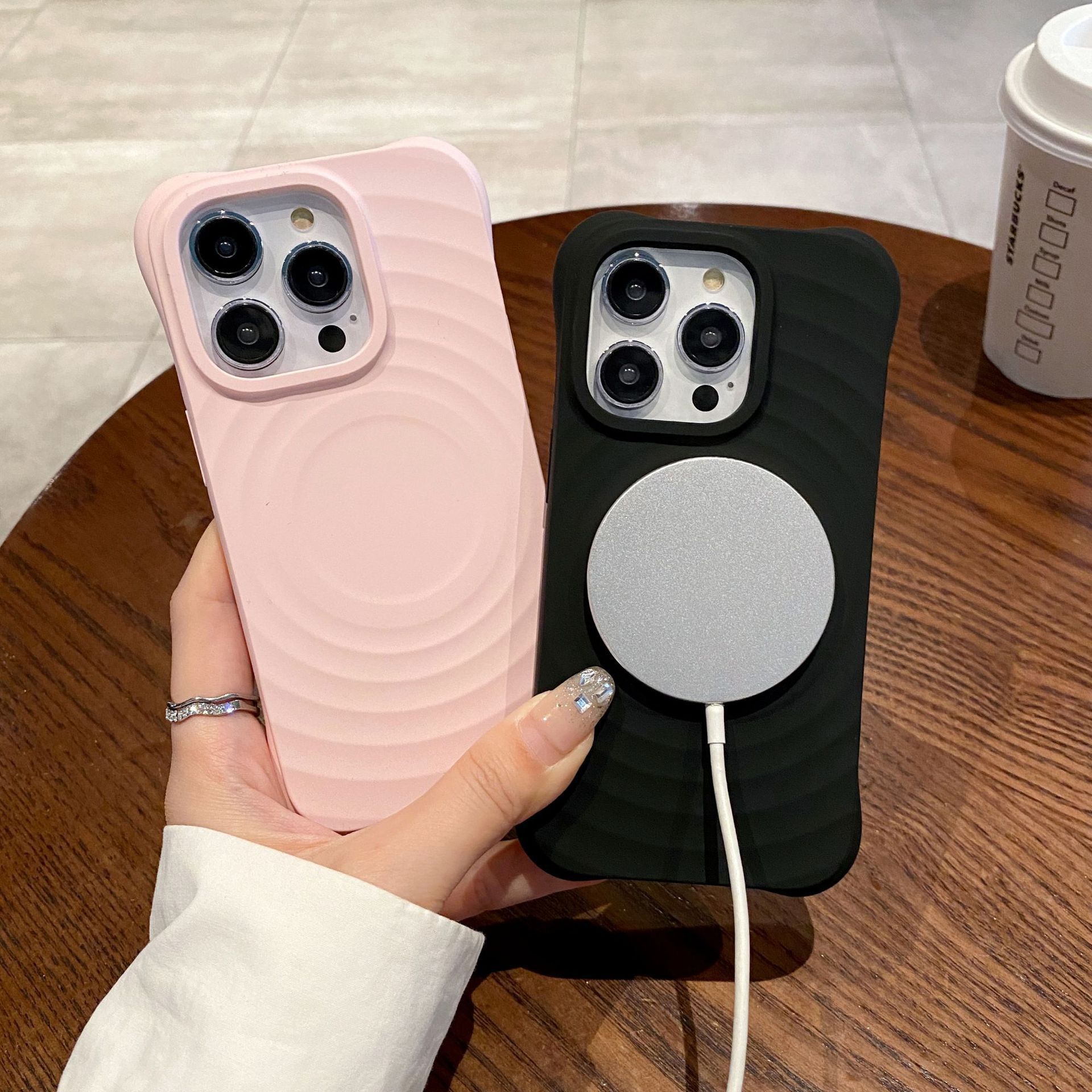 Apple 15 is suitable for iPhone 16 Pro with a liquid silicone phone protective case and 3D 3D creative design