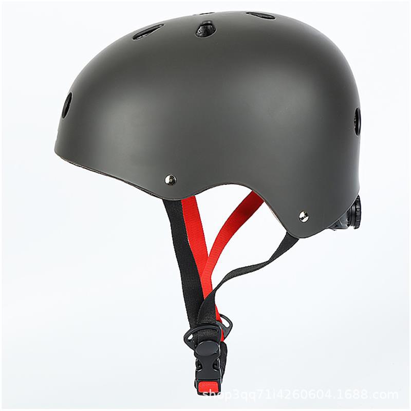 儿童成人滑板车头盔自行车helmet头盔CE认证电动车防护安全帽头盔