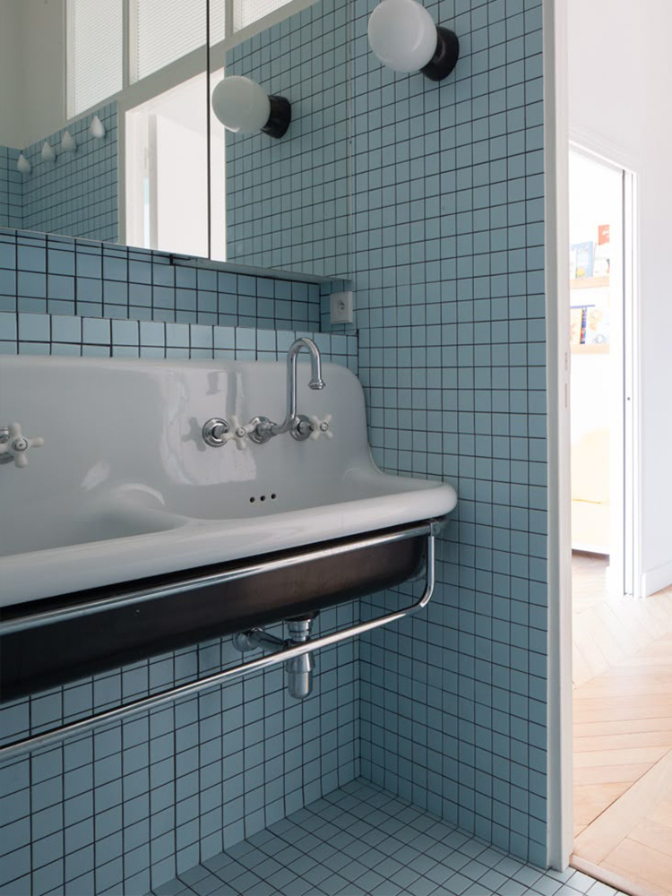 Sky blue checkered mosaic tiles, Japanese style bathroom, kitchen, bathroom wall tiles, creamy beige square tiles