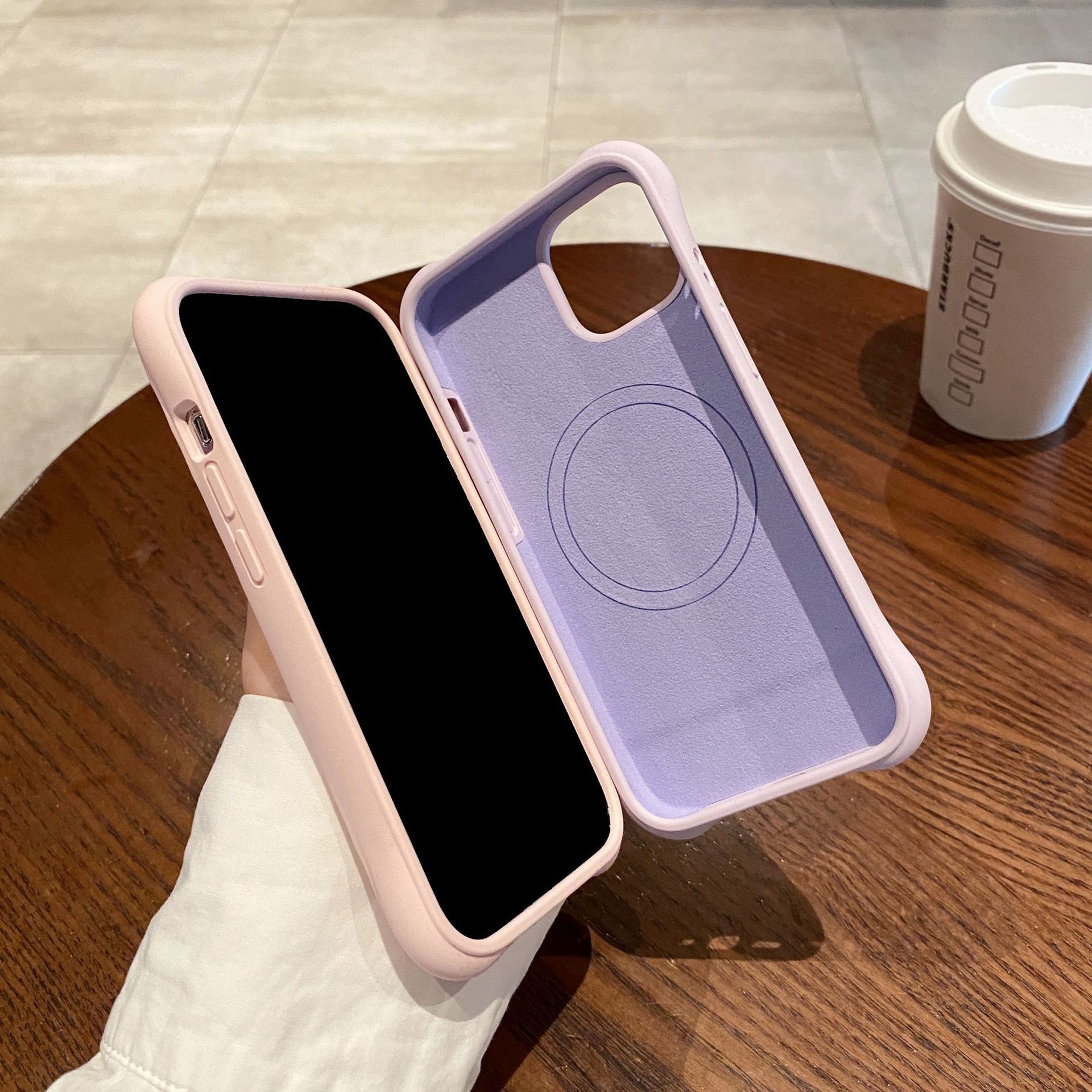 Apple 15 is suitable for iPhone 16 Pro with a liquid silicone phone protective case and 3D 3D creative design