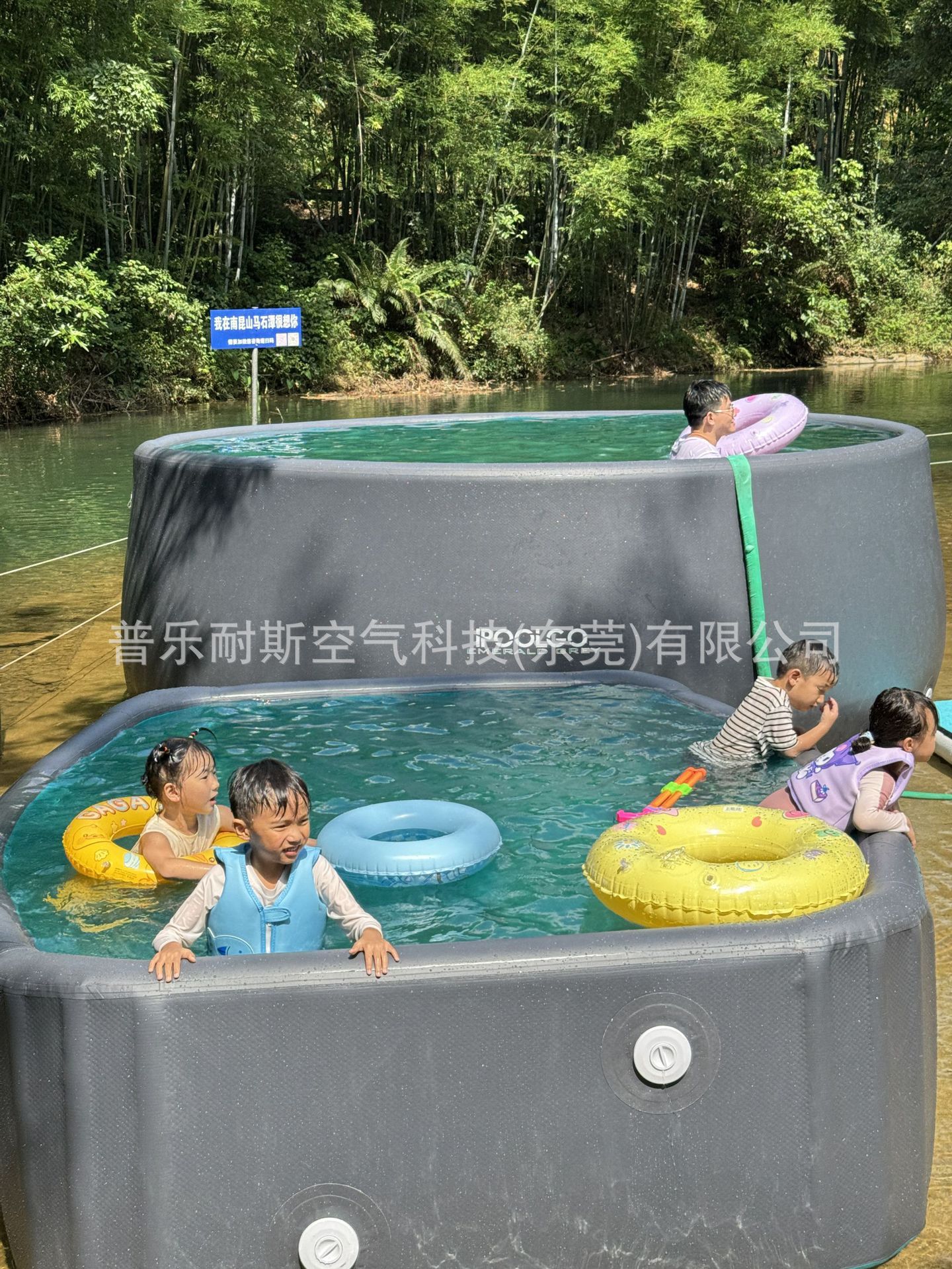 IPOOLGO double-layer inflatable brushed swimming pool circular PVC new technology with gray exterior and blue interior, novel and thickened swimming pool