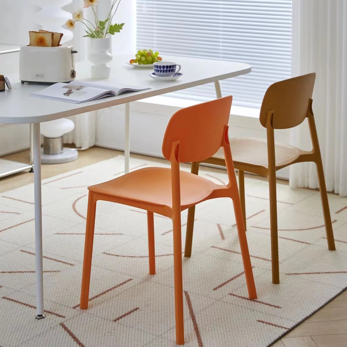 Light luxury backrest dining chair feels comfortable for home use, thick and comfortable for prolonged sitting, plastic stool, Nordic internet celebrity business dining table and chair