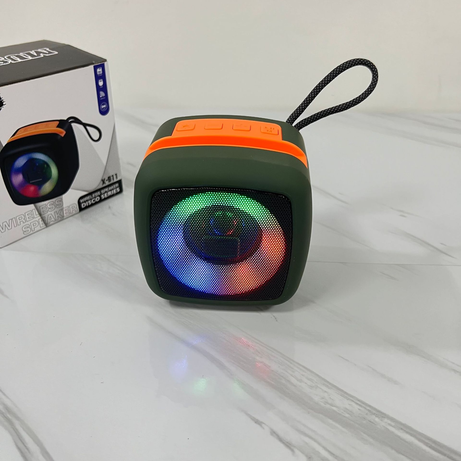 Портативная беспроводная Bluetooth-колонка X-911 с RGB-подсветкой