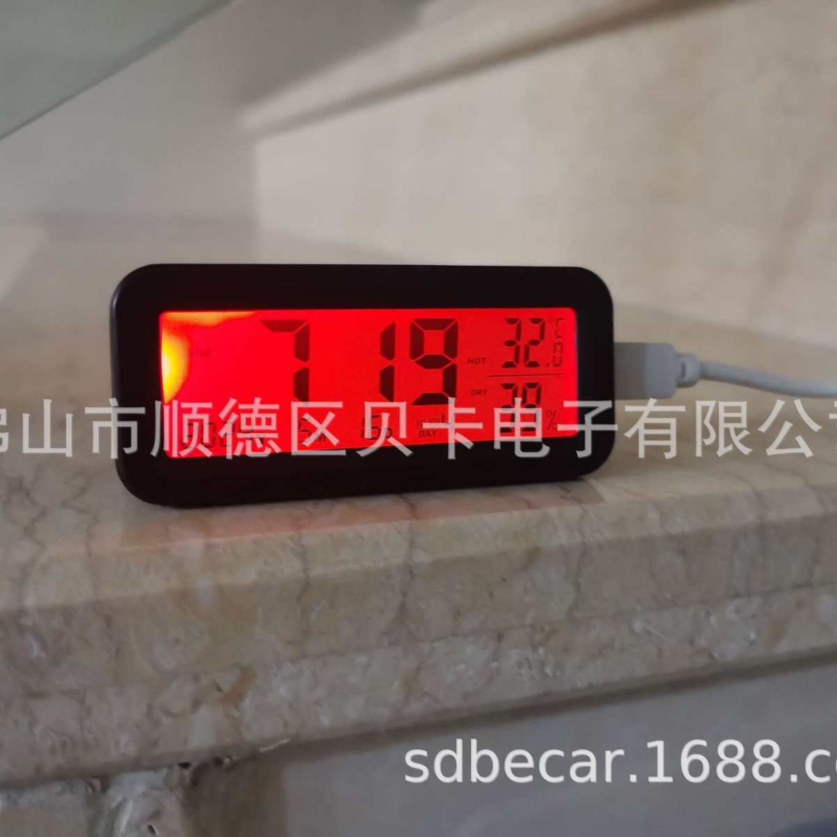 2024 Солнечная энергия Новый Новый практическая интеллектуальная температура и влажность Время часы Солнечные \ Дата \ ТЕРМОМ