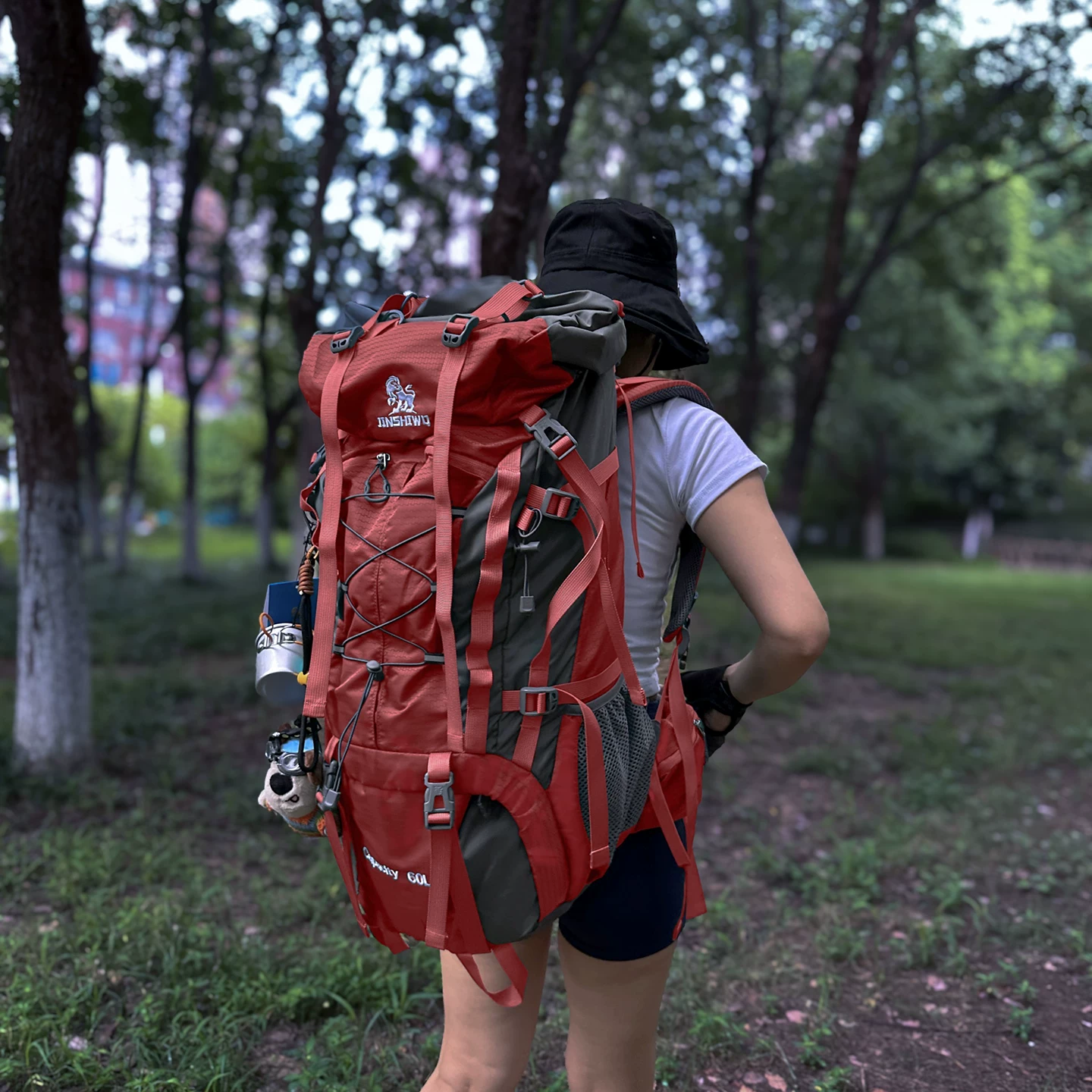Outdoor professional hiking bag, large capacity hiking bag, camping waterproof backpack carrying system, 60L men's and women's models