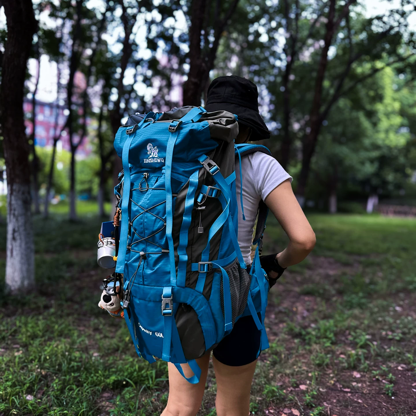 Outdoor professional hiking bag, large capacity hiking bag, camping waterproof backpack carrying system, 60L men's and women's models