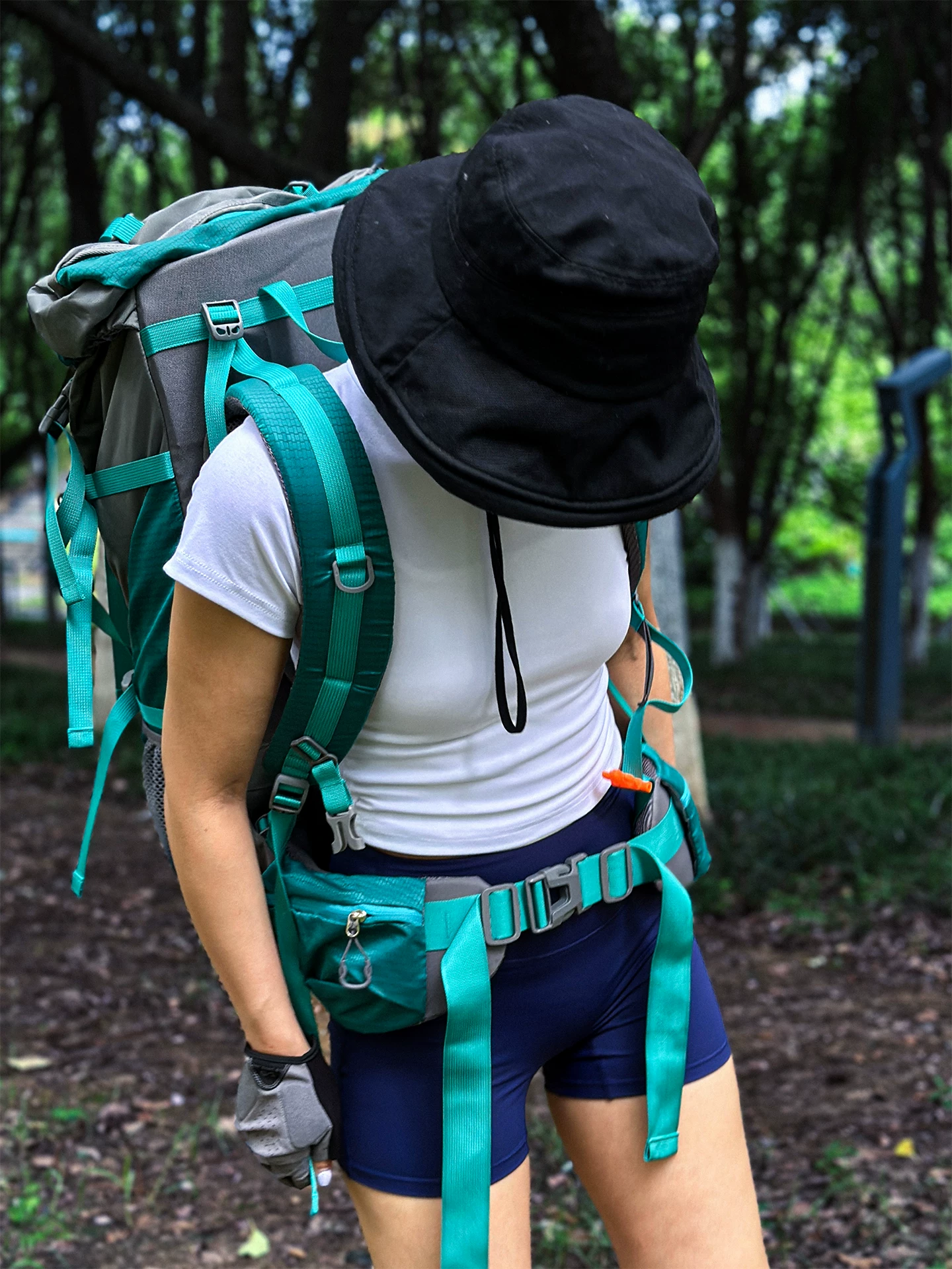 Outdoor professional hiking bag, large capacity hiking bag, camping waterproof backpack carrying system, 60L men's and women's models
