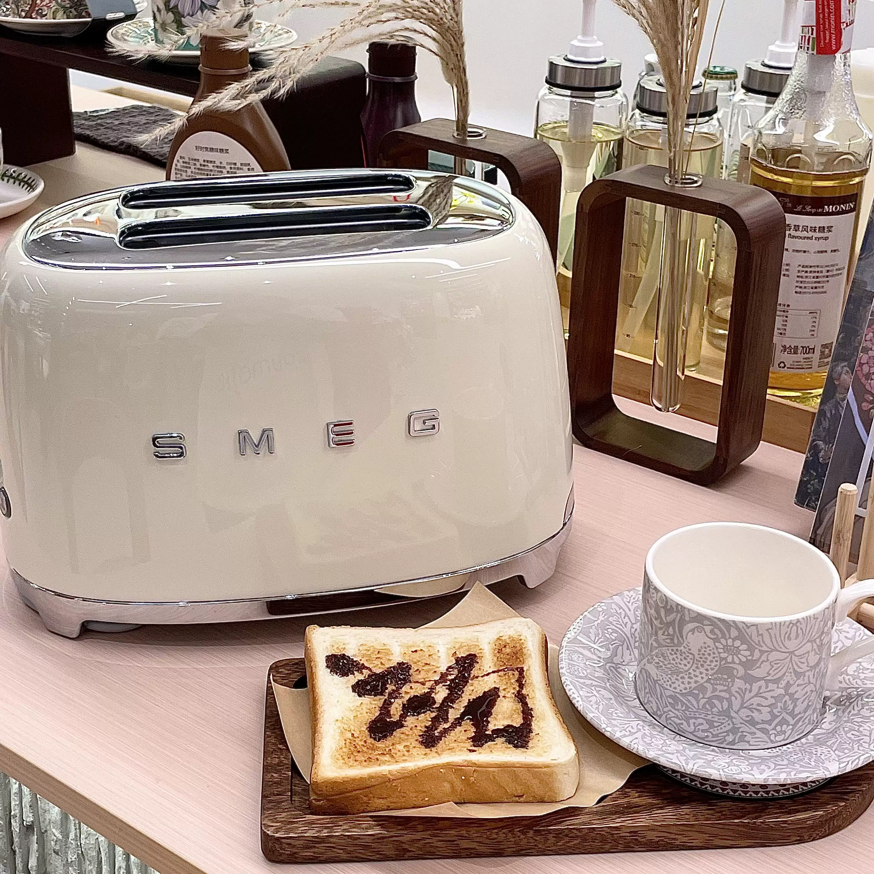 Тостер SMEG TSF01 Ретро