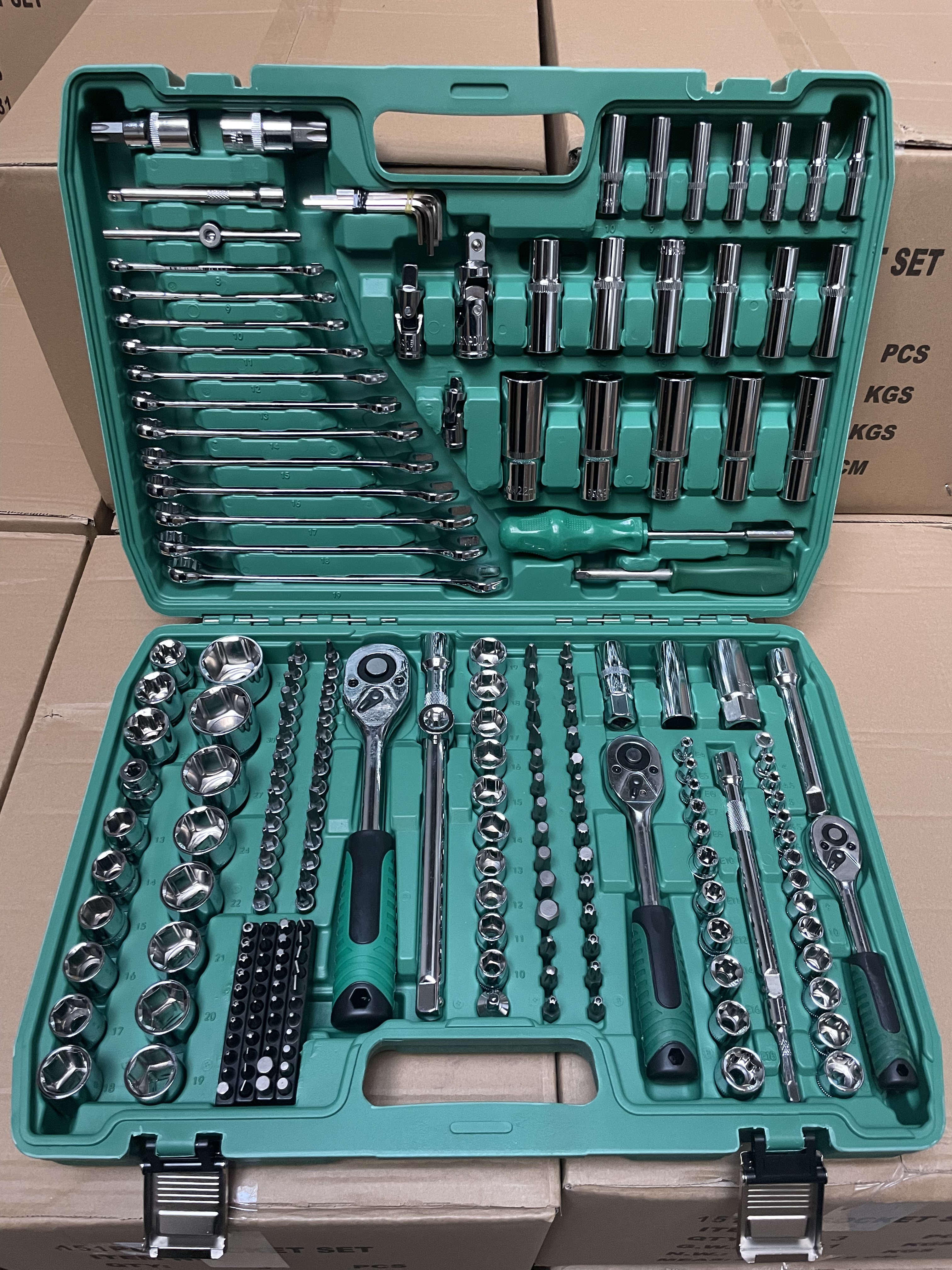 German quality auto repair tool set of 216 pieces, 72 teeth professional socket wrench set
