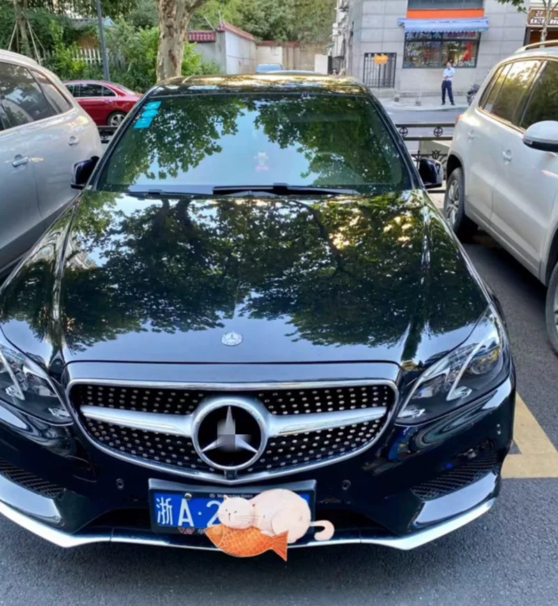 Подходит для Mercedes -Benz E212 E200L E260L Модификация Maybach Mid -Net Full Sky Star Vertical